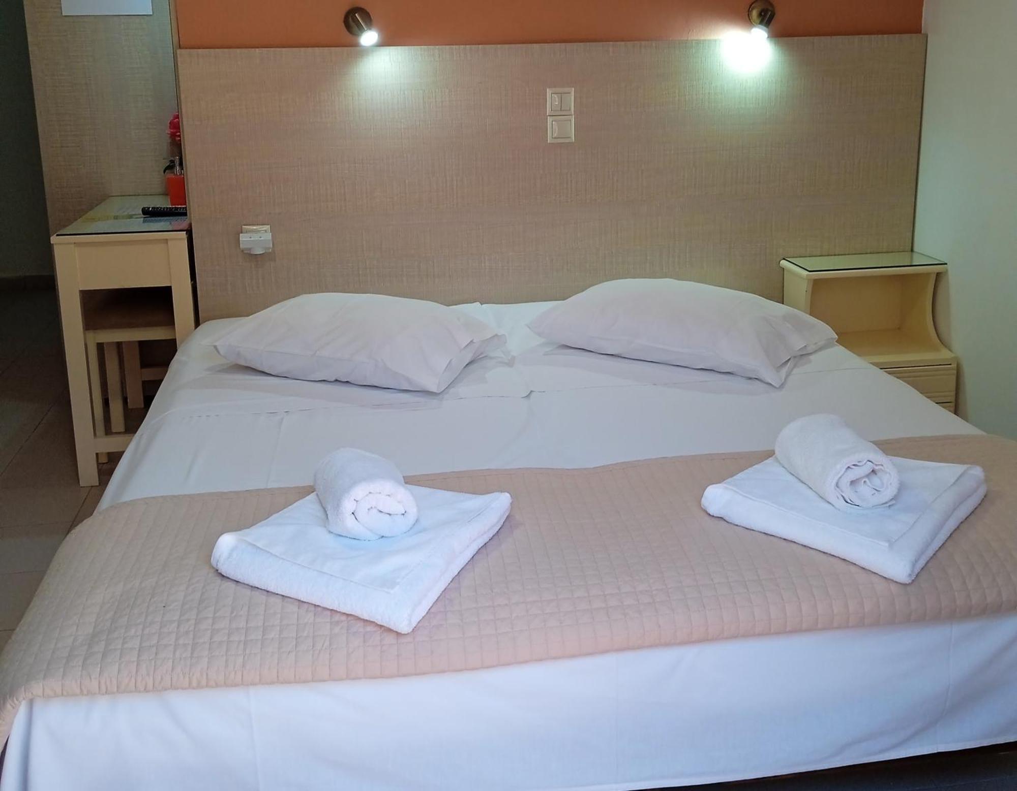 Ilona Apartments Chania Kato Daratso Ruang foto